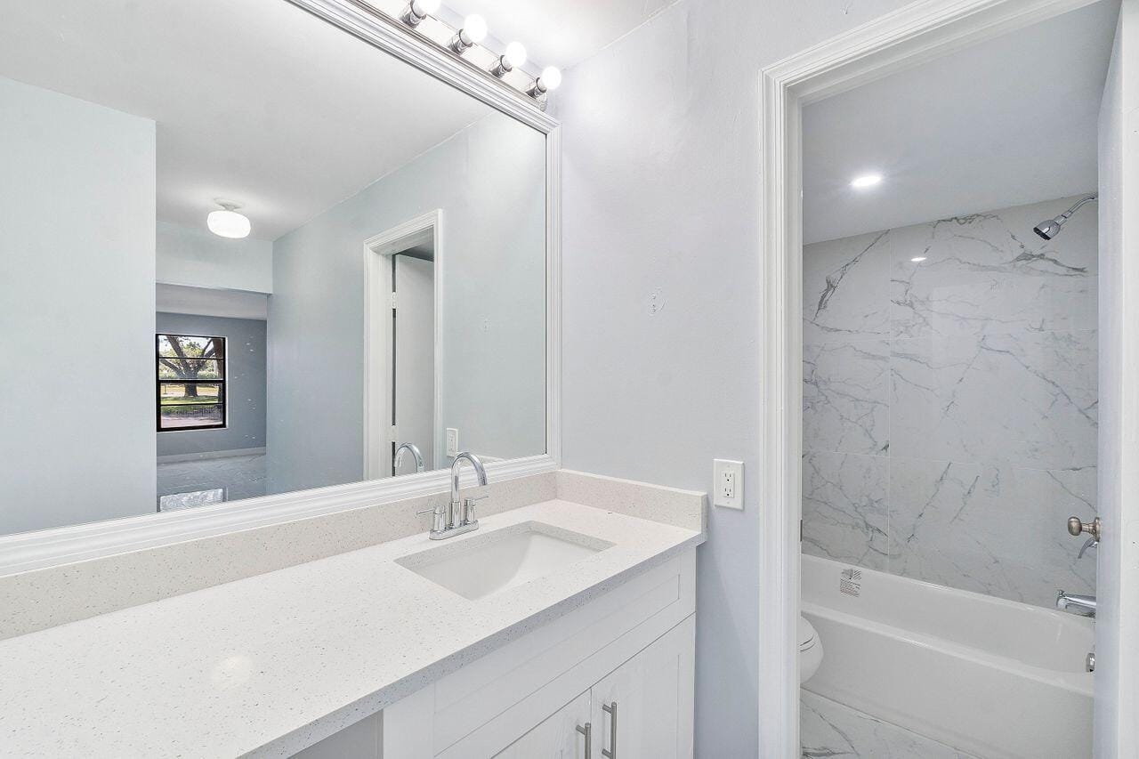 9960 Pineapple Tree Drive 107, Boynton Beach, FL 33436 photo 18