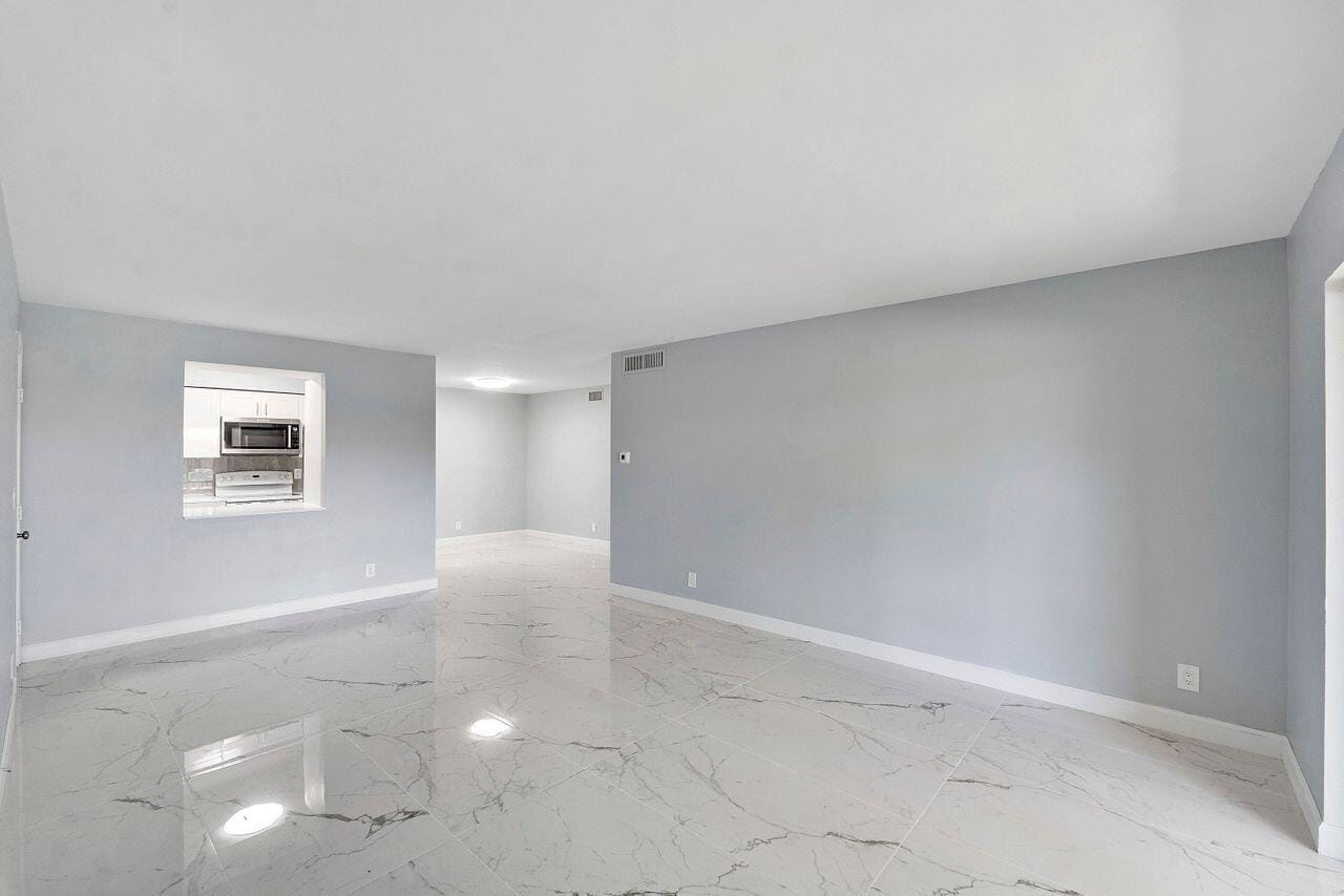 9960 Pineapple Tree Drive 107 — photo 3