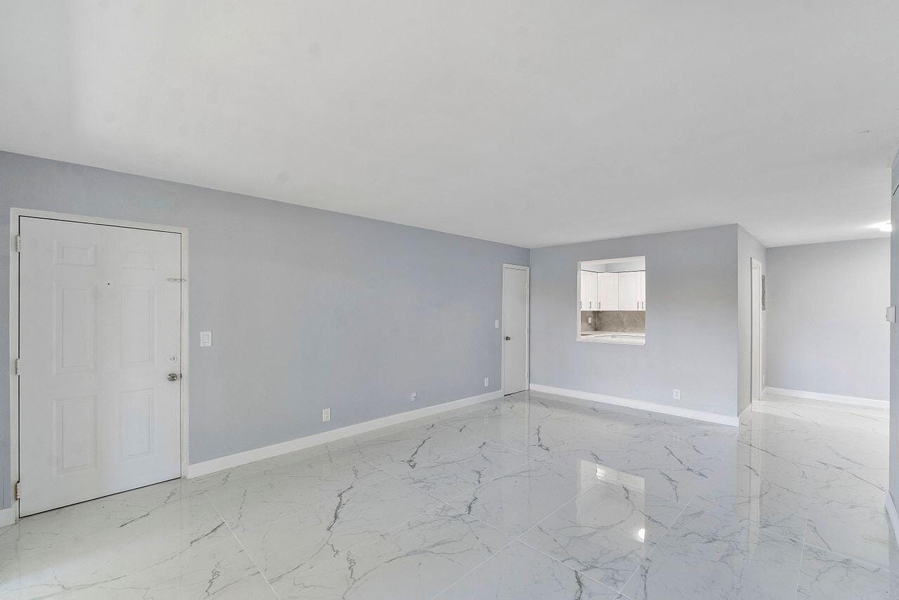 9960 Pineapple Tree Drive 107 — photo 8