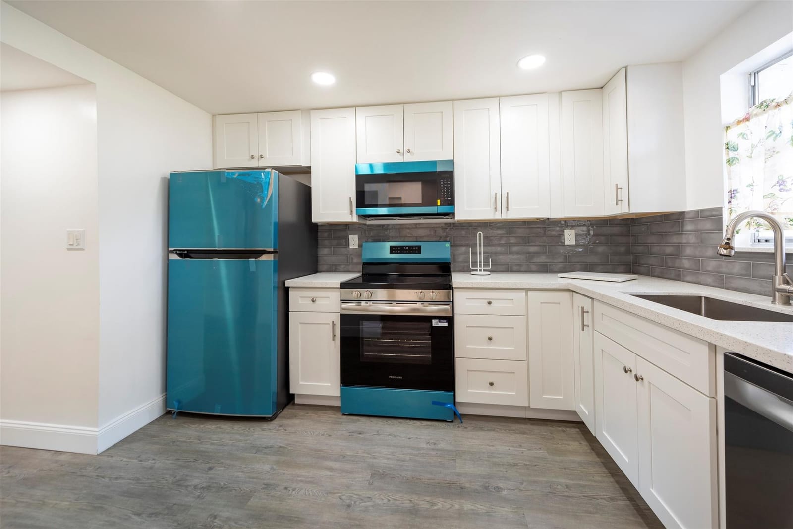 6100 NW 44th Street 302 — photo 1