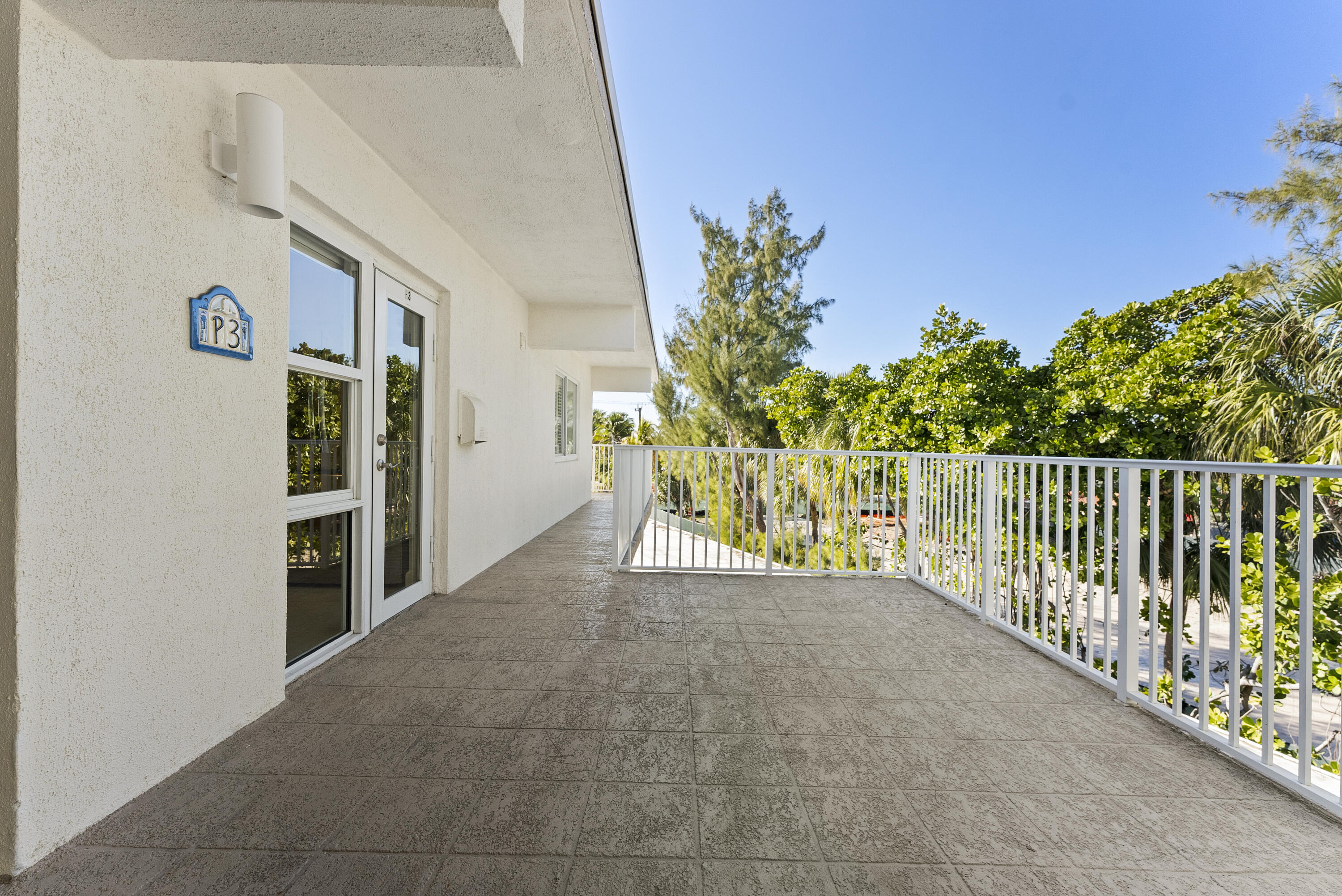 1203 Hillsboro Mile P3 — photo 10