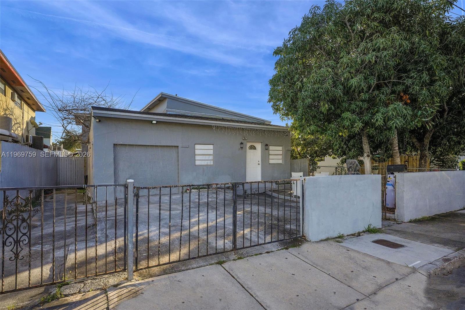 2104 NW 1st Terrace, Miami, FL 33125, Miami