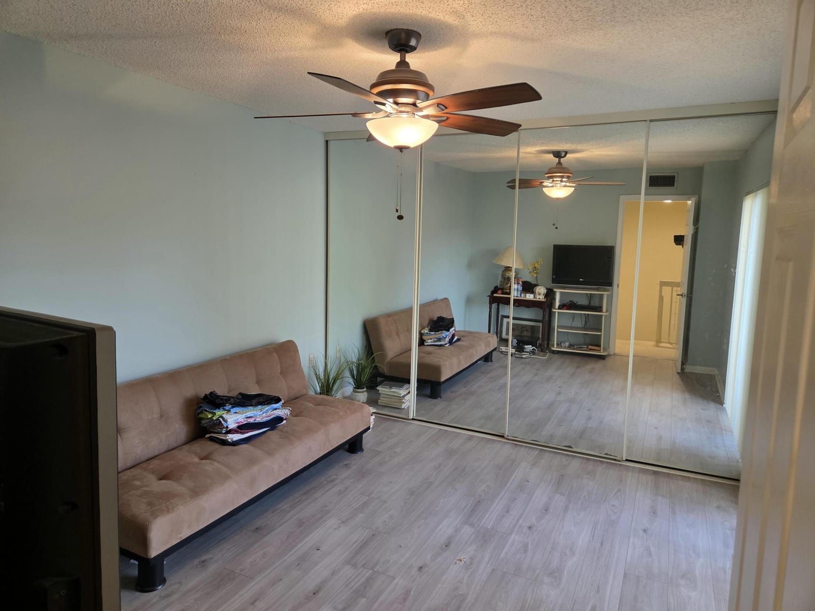 1700 Embassy Drive 512 — photo 3