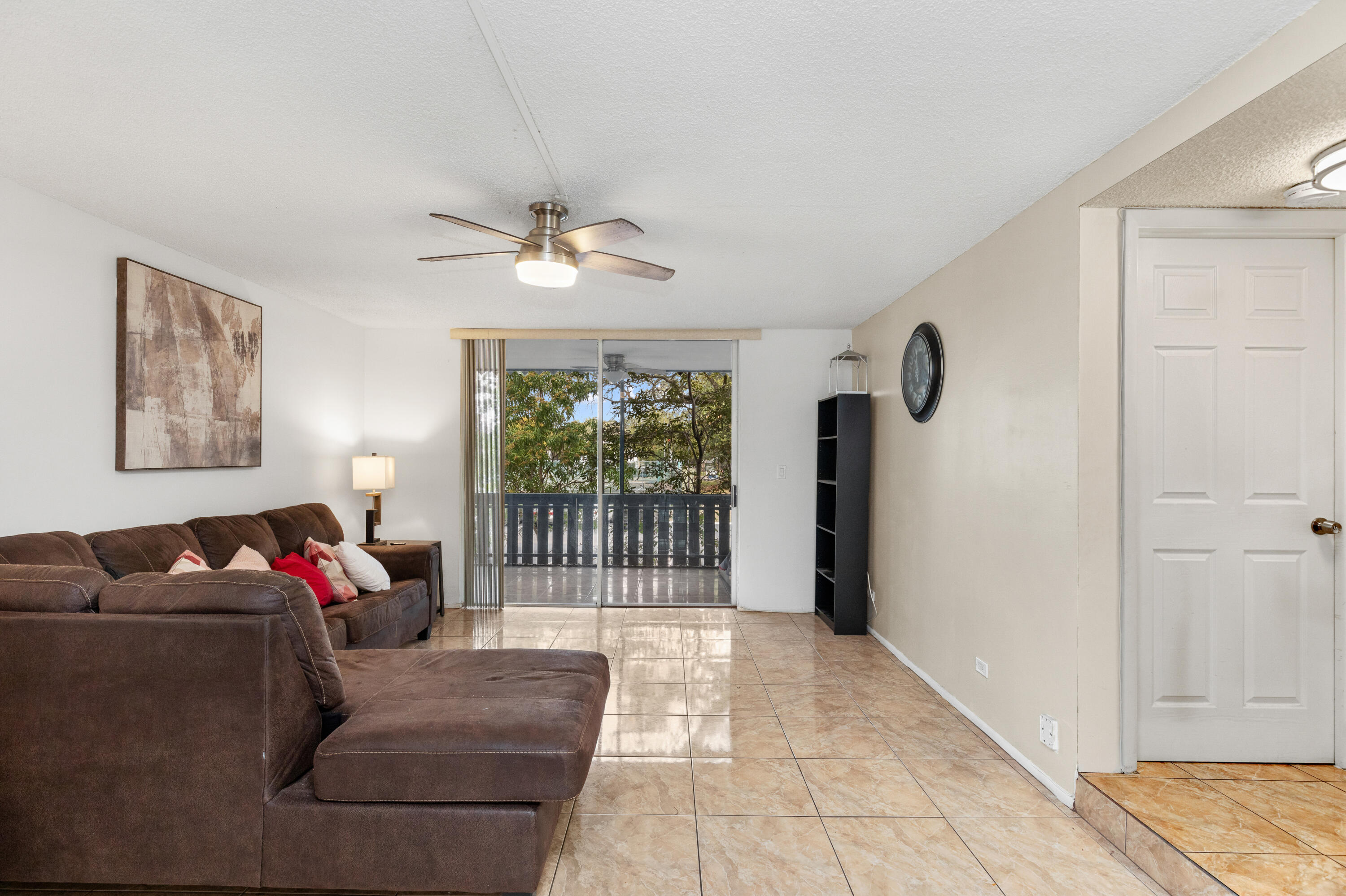 3710 Inverrary Drive 2g, Lauderhill, FL 33319, Lauderhill