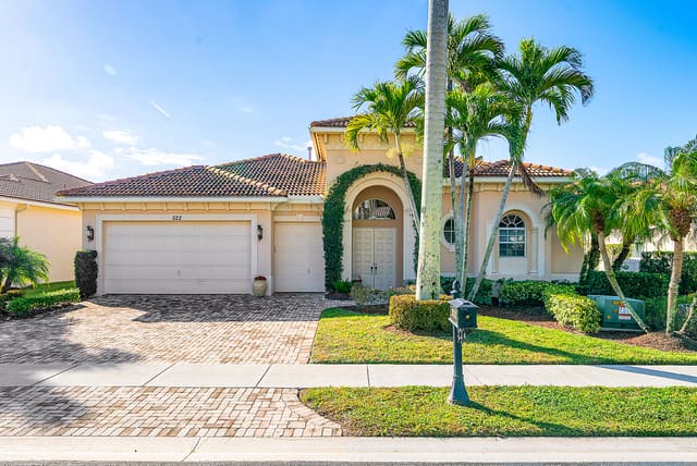 522 Les Jardin Drive, sold in Frenchmans Reserve Pcd G, Palm Beach Gardens, FL