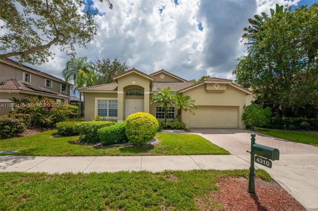4310 Diamond Way, sold in Sapphire Pointe - Diamond, Weston, FL