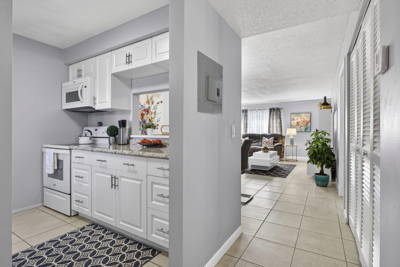 12020 W Greenway Drive 102 — photo 2