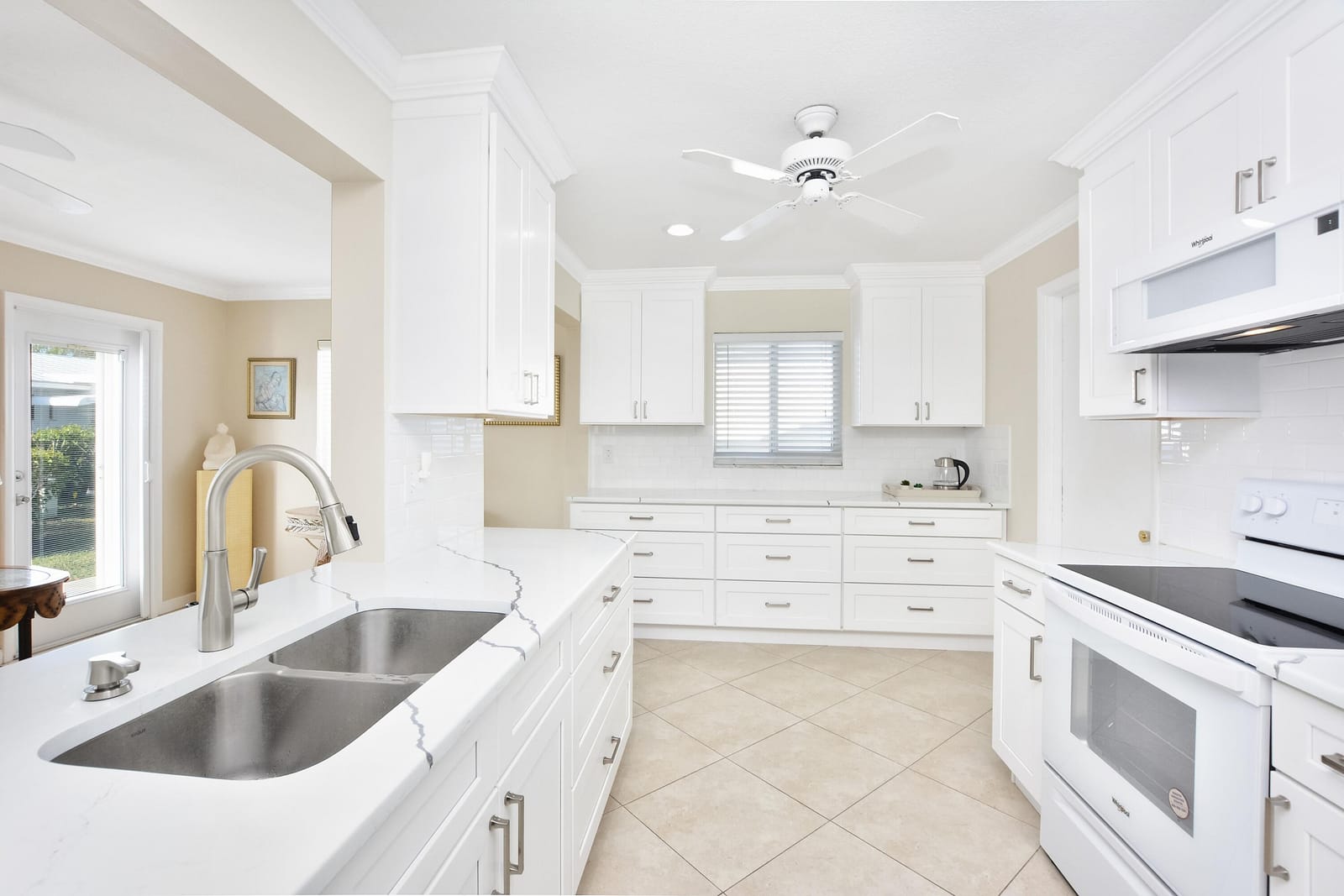 2392 SW 11th Avenue, Boynton Beach, FL 33426 photo 5