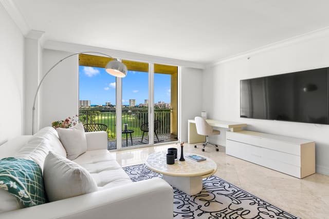 99 SE Mizner Boulevard 813, sold in Palmetto Place Condo, Boca Raton, FL