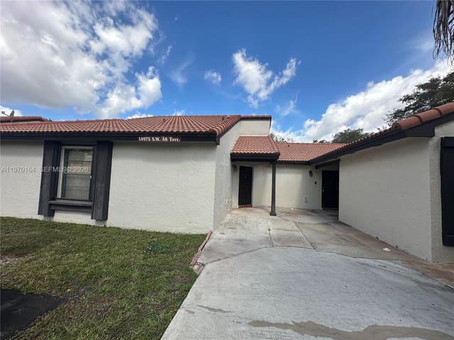 14975 SW 48th Terrace 25E, sold in Lakes Meadow Vilg Homes C, Miami, FL