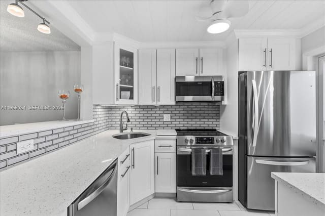 3201 NE 8th Street 405, Pompano Beach, FL 33062