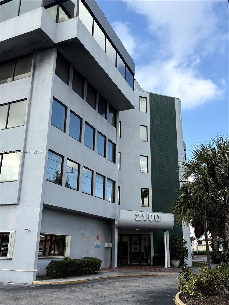 2100 W 76th Street 206, Hialeah, FL 33016, Hialeah