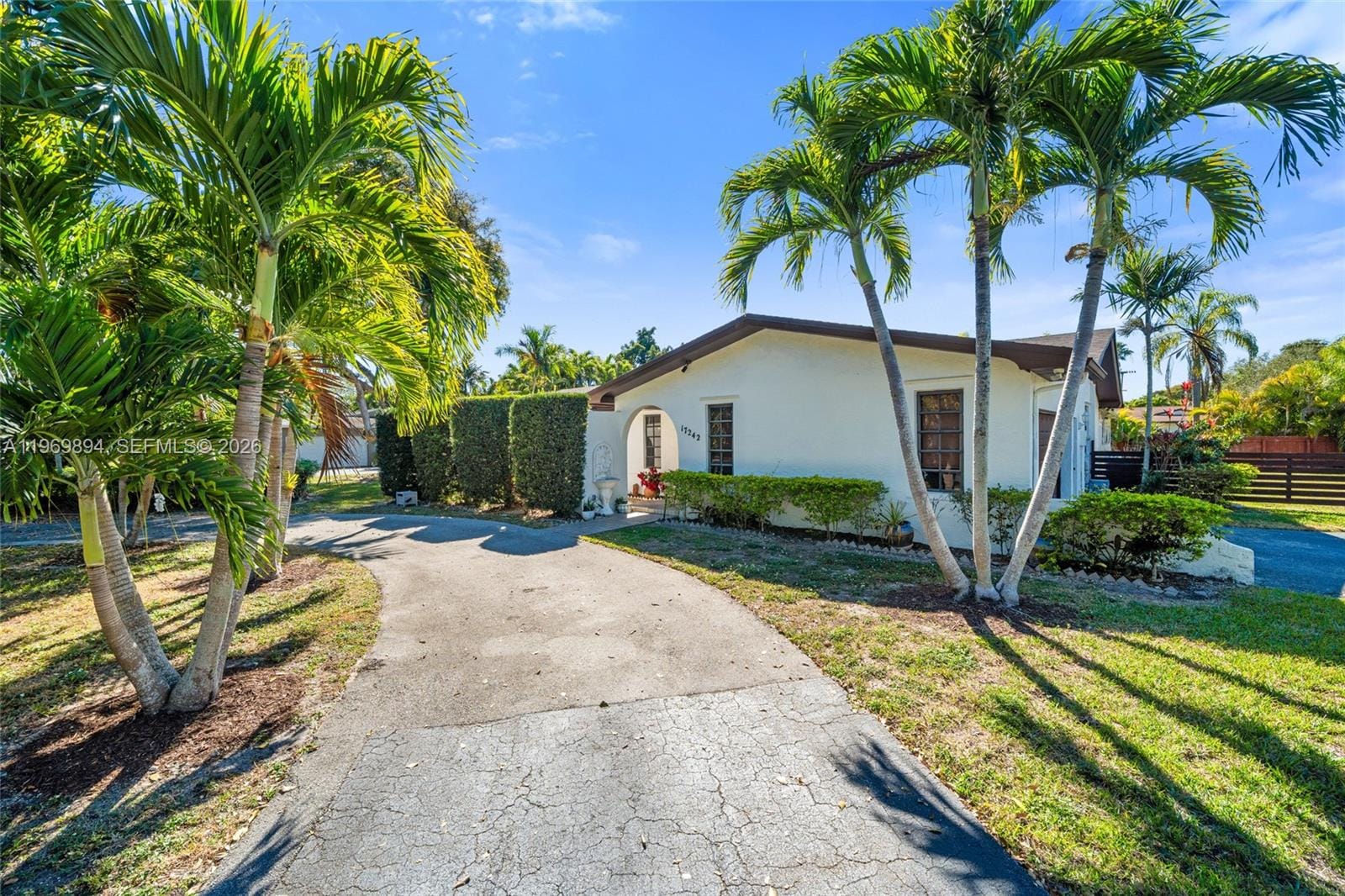 17242 SW 88th Avenue, Palmetto Bay, FL 33157 photo 2