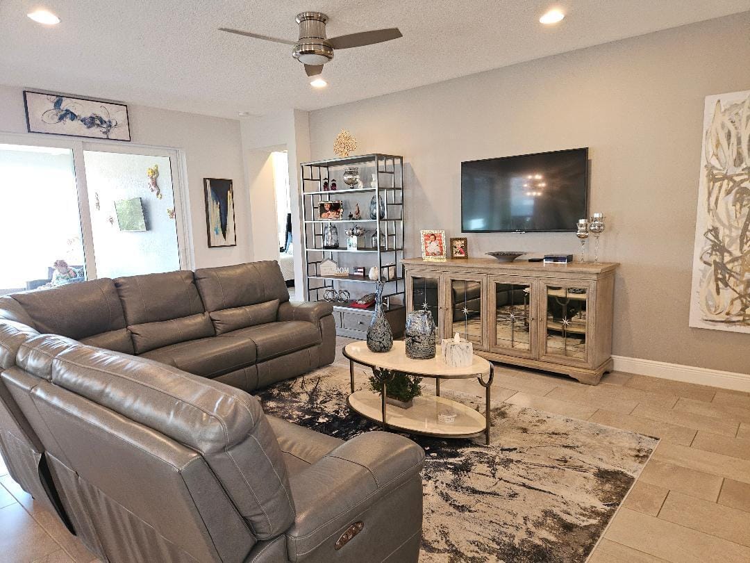 12509 SW Silverwood Avenue — photo 4