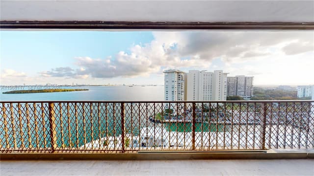 1800 NE 114th Street 1705, Miami, FL 33181