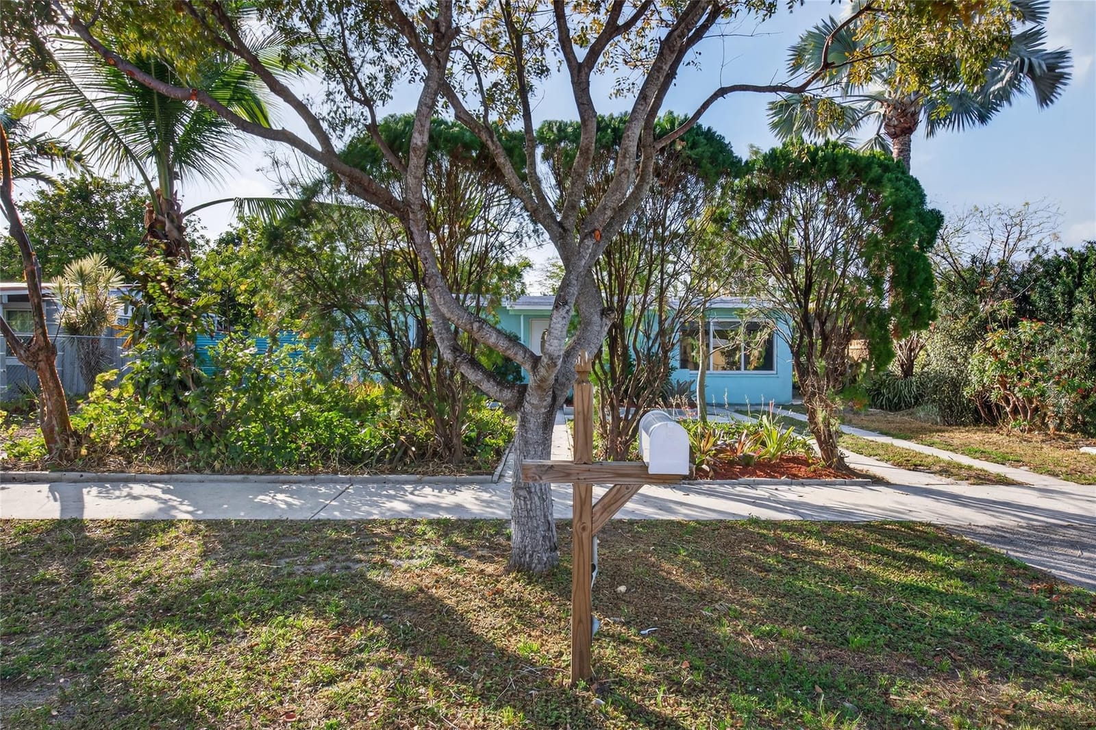 1802 Lauderdale Manor Drive — photo 4