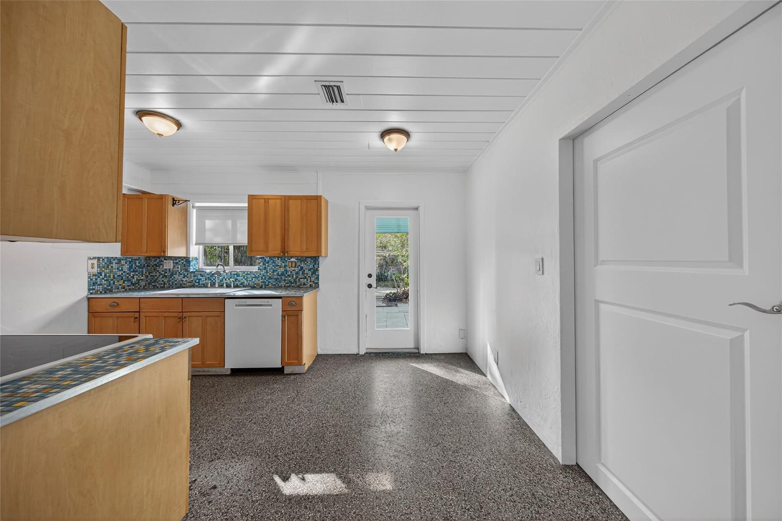 1802 Lauderdale Manor Drive — photo 8