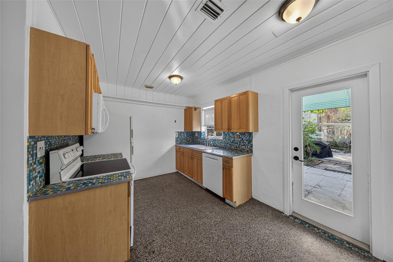 1802 Lauderdale Manor Drive — photo 9