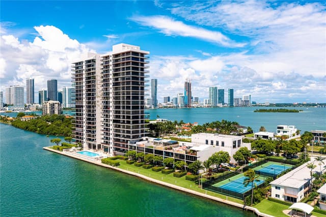 1000 Venetian Way 301, Miami, FL 33139