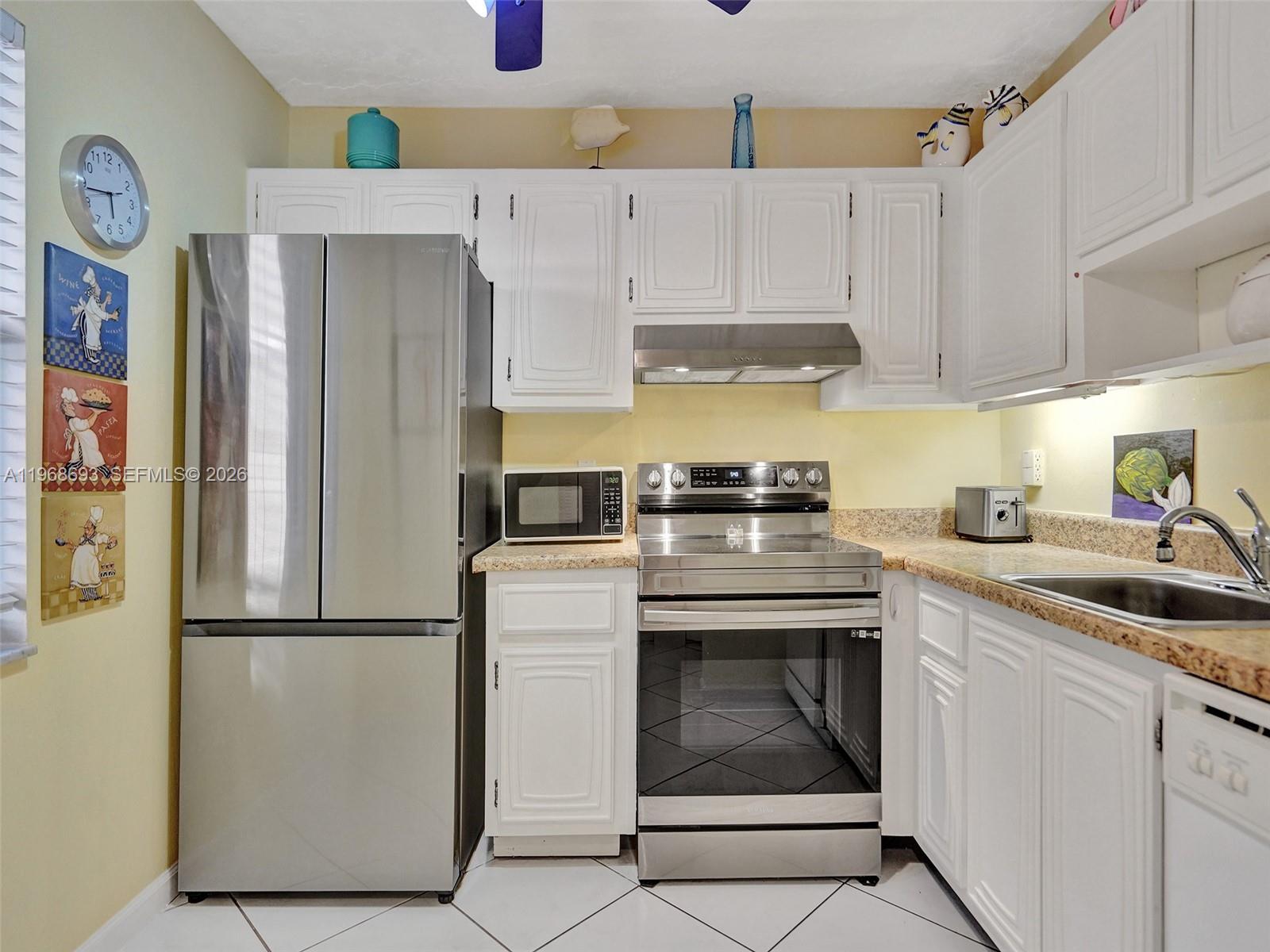 2861 Somerset Drive 211, Lauderdale Lakes, FL 33311, Lauderdale Lakes