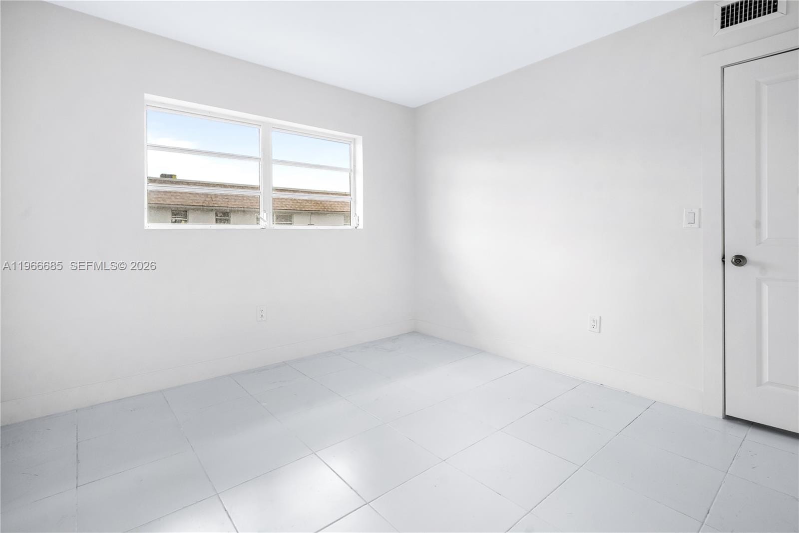 10375-35-55 SW 40th Street 0 — photo 10