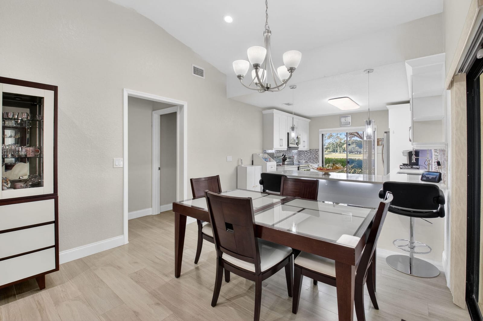 5750 Parkwalk Circle E — photo 3