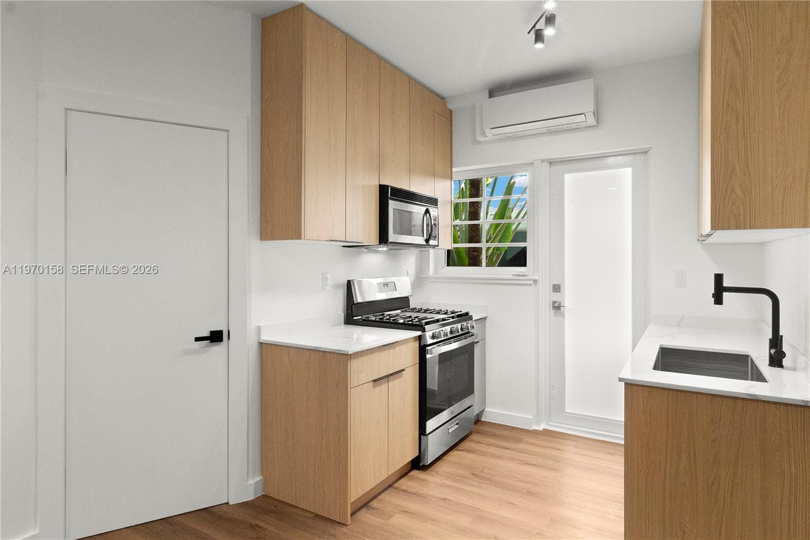 1009 Meridian Avenue 14, Miami Beach, FL 33139 photo 11