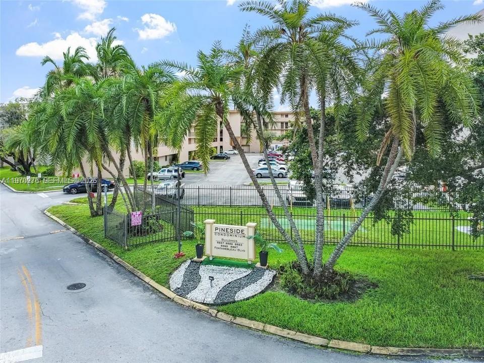 8889 Fontainebleau Boulevard 204, Miami, FL 33172, Miami