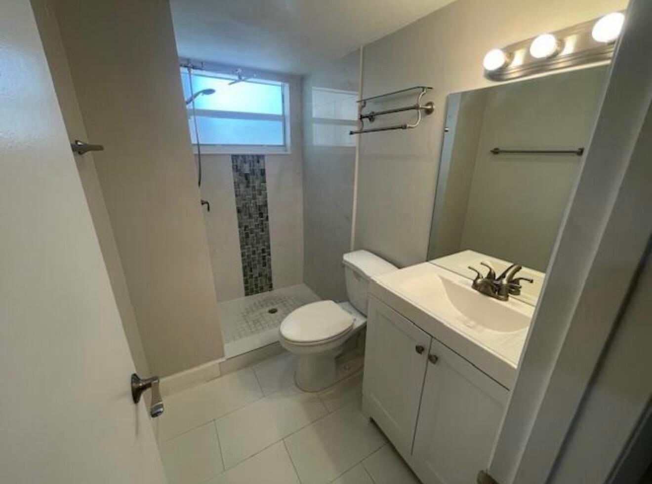 705 Lori Dr Drive 216, Palm Springs, FL 33461 photo 4