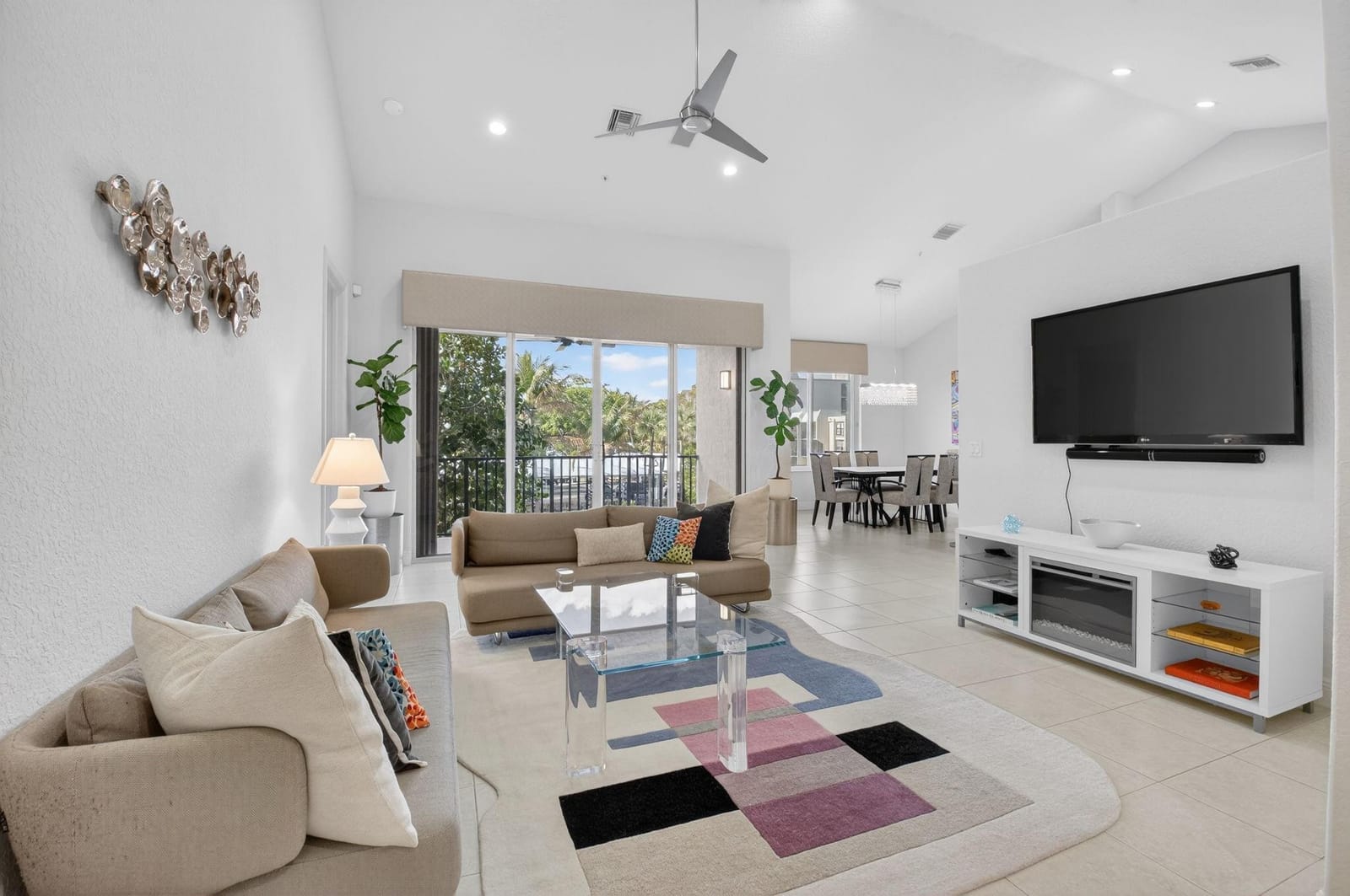 23 Royal Palm Way 18 — photo 6
