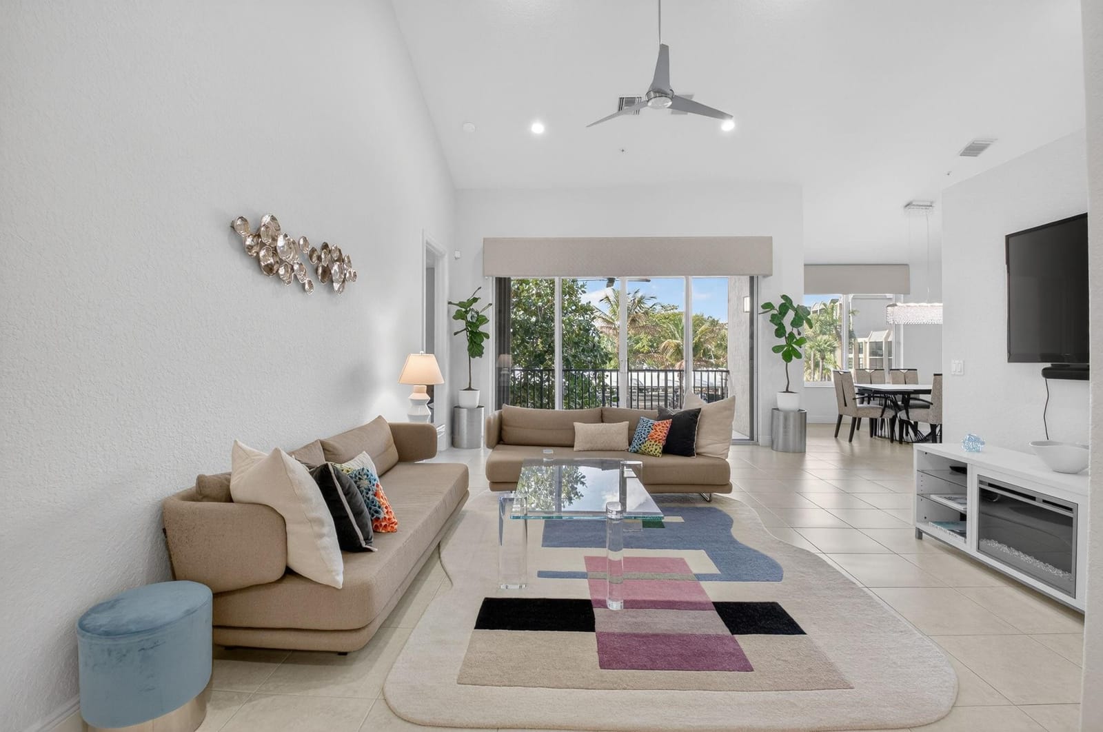 23 Royal Palm Way 18 — photo 7