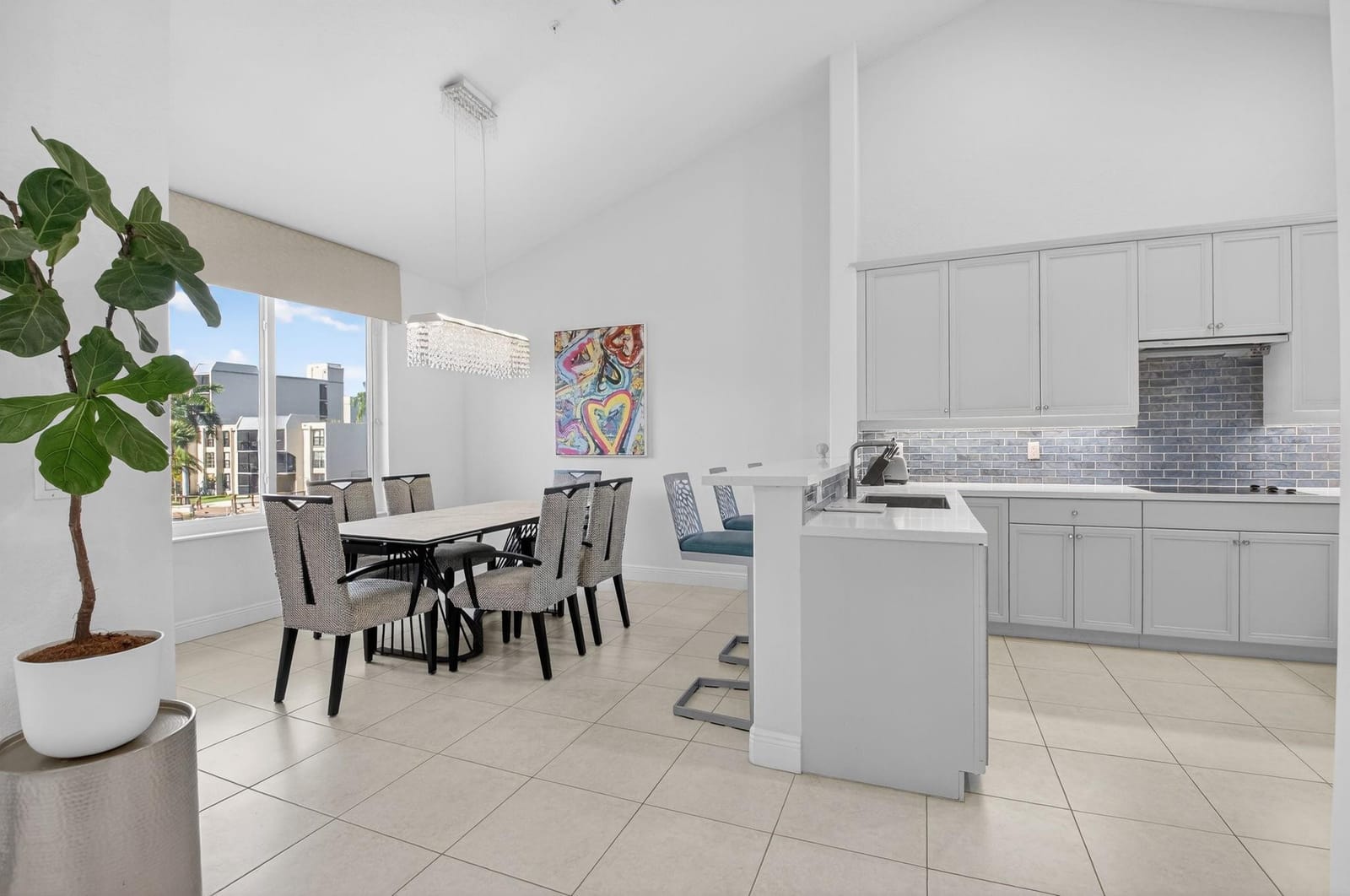 23 Royal Palm Way 18 — photo 9