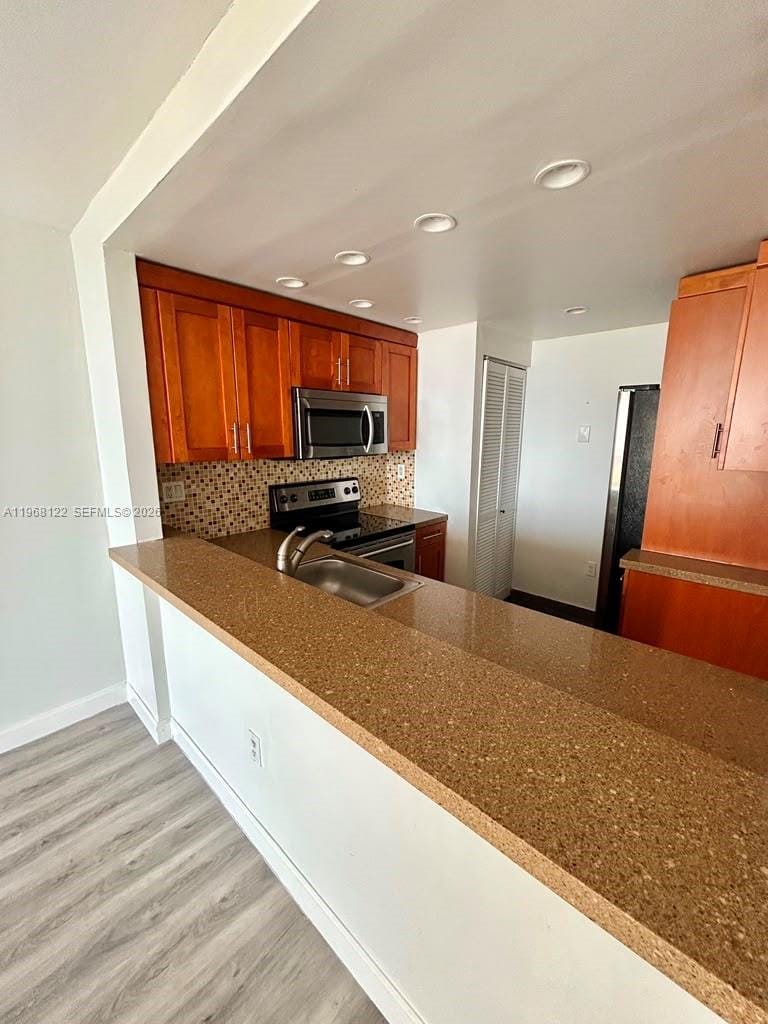 600 NE 36th Street 820 — photo 11