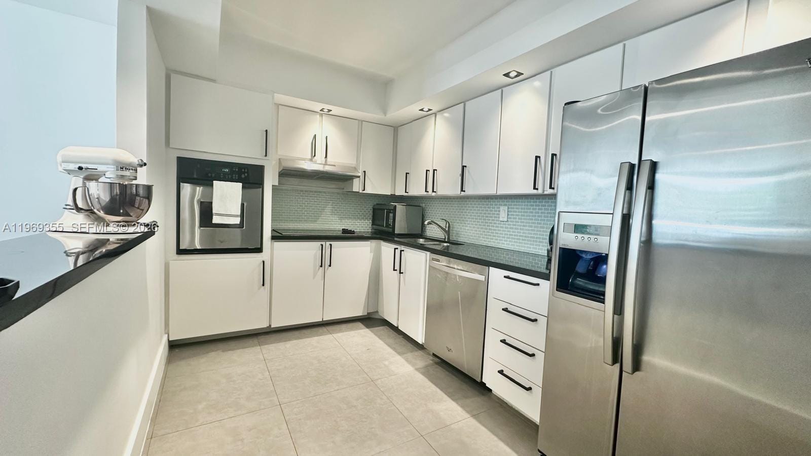 19370 Collins Avenue 319 — photo 4
