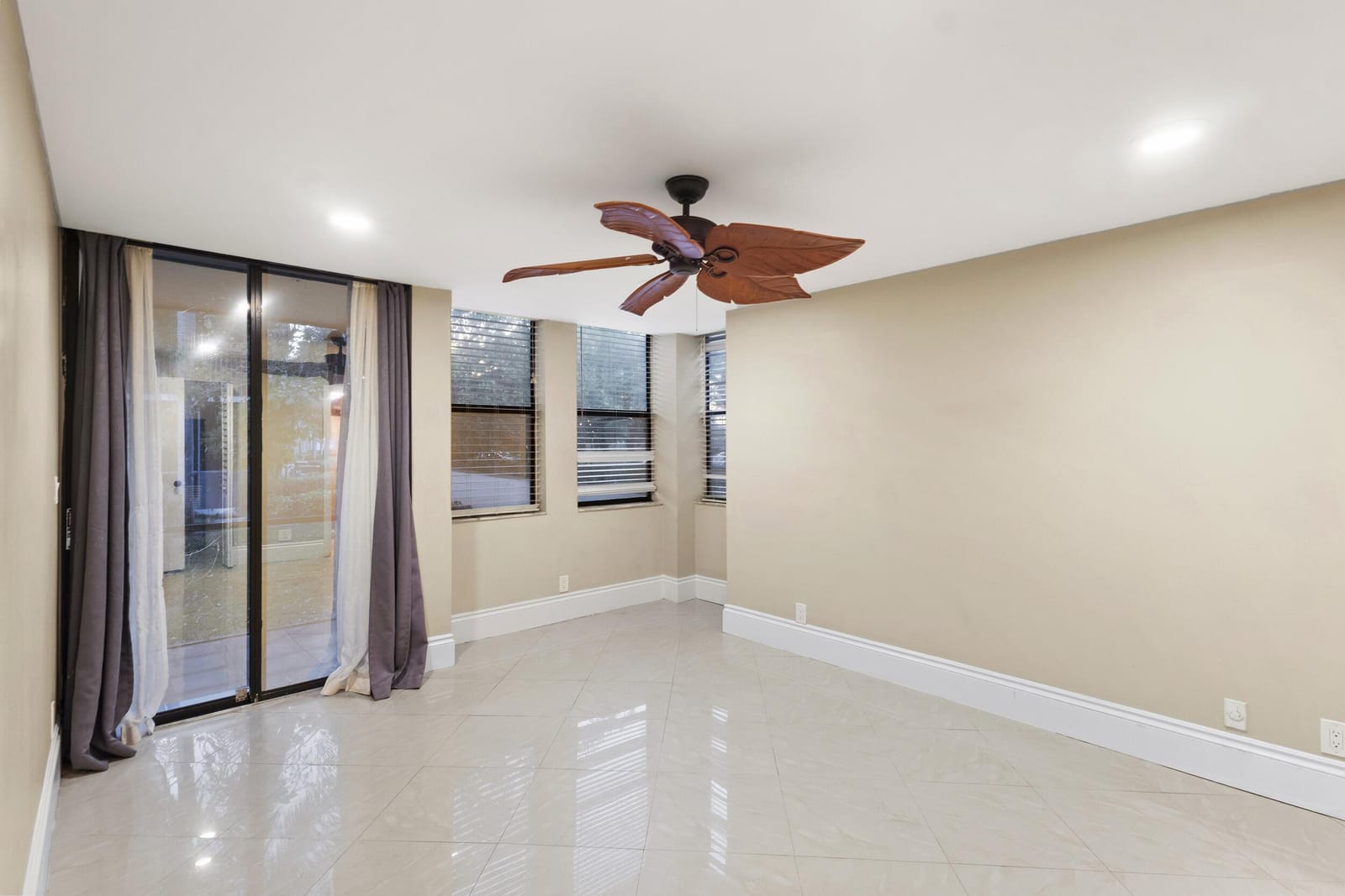1250 S Military Trail 1616, Deerfield Beach, FL 33442 photo 14