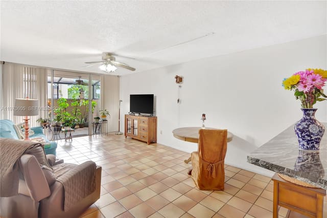 10525 SW 112th Avenue 117, Miami, FL 33176