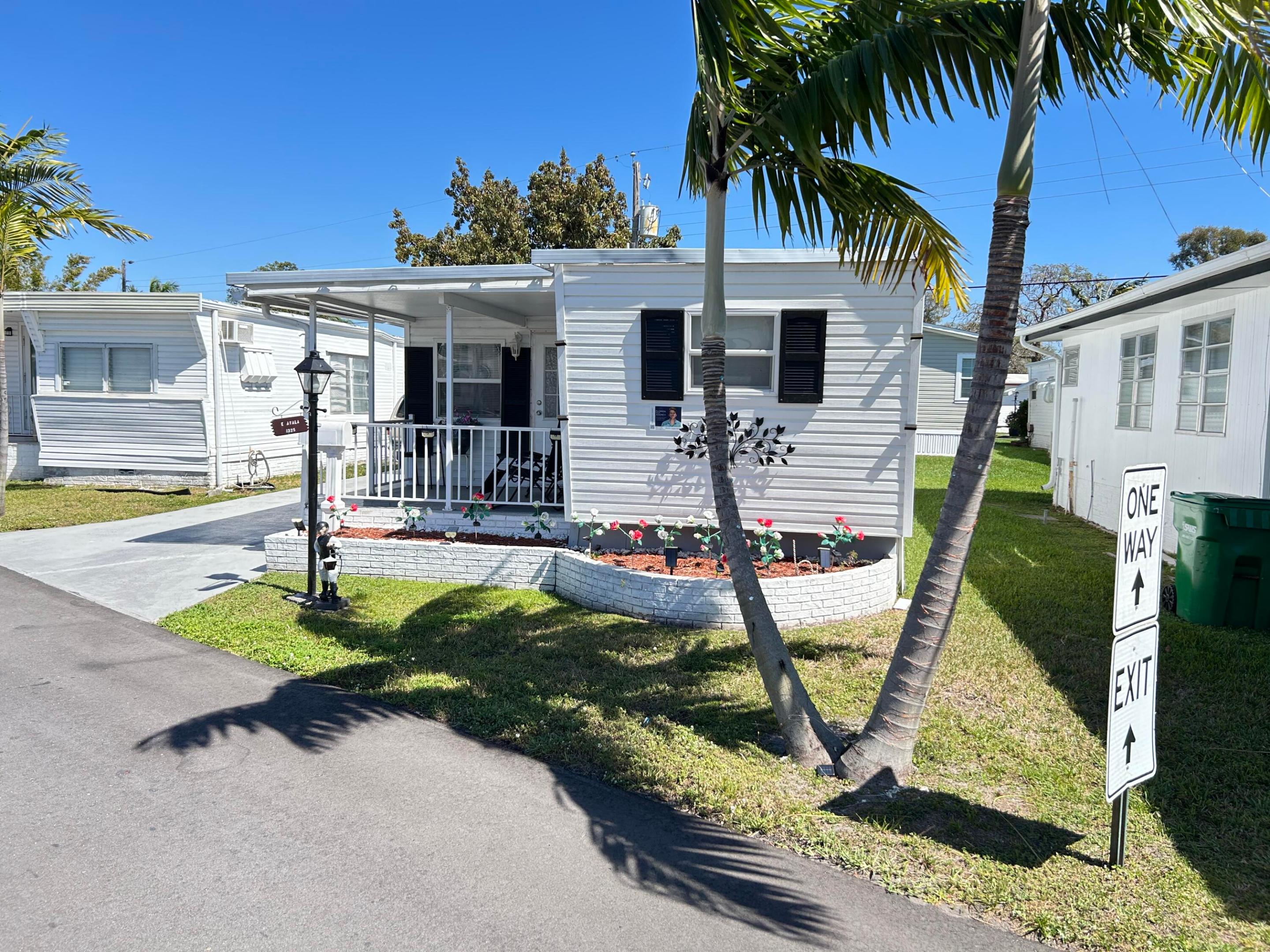 1325 S 33 Road, Hollywood, FL 33021, Hollywood