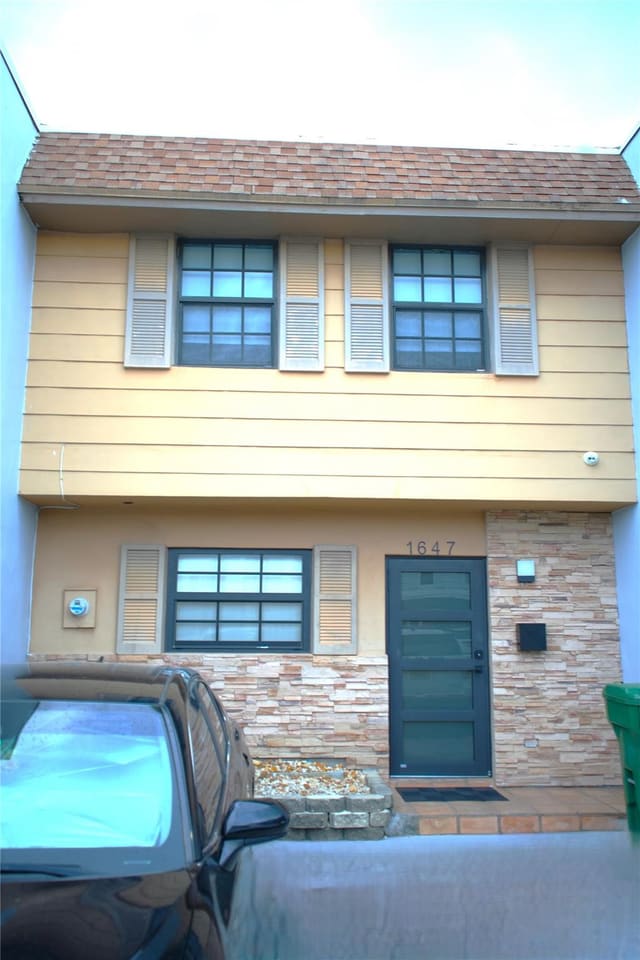1647 W 72nd Street, sold in Flamingo Lake, Hialeah, FL