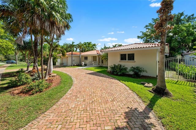 5211 Granada Boulevard, Coral Gables, FL 33146