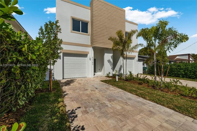 4789 NW 1st Street, Miami, FL 33126