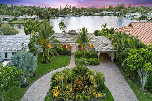 4231 NE 16th Avenue, Oakland Park, FL 33334