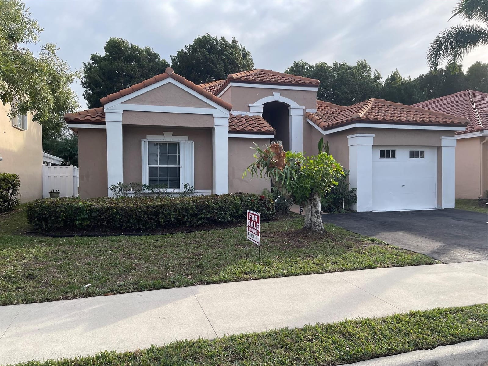 480 Somerset Way — photo 1