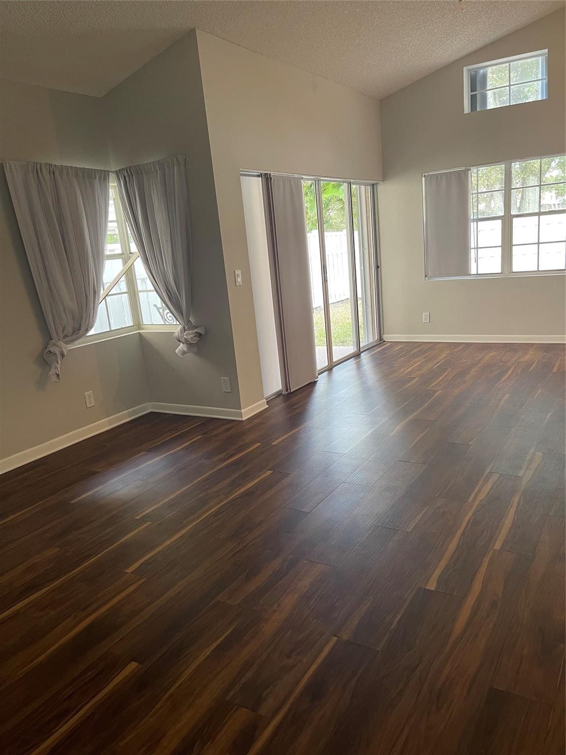 480 Somerset Way — photo 4
