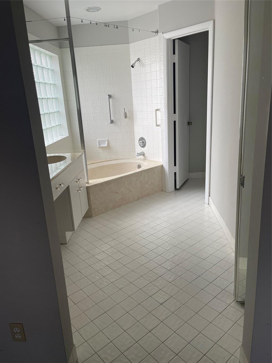 480 Somerset Way — photo 8