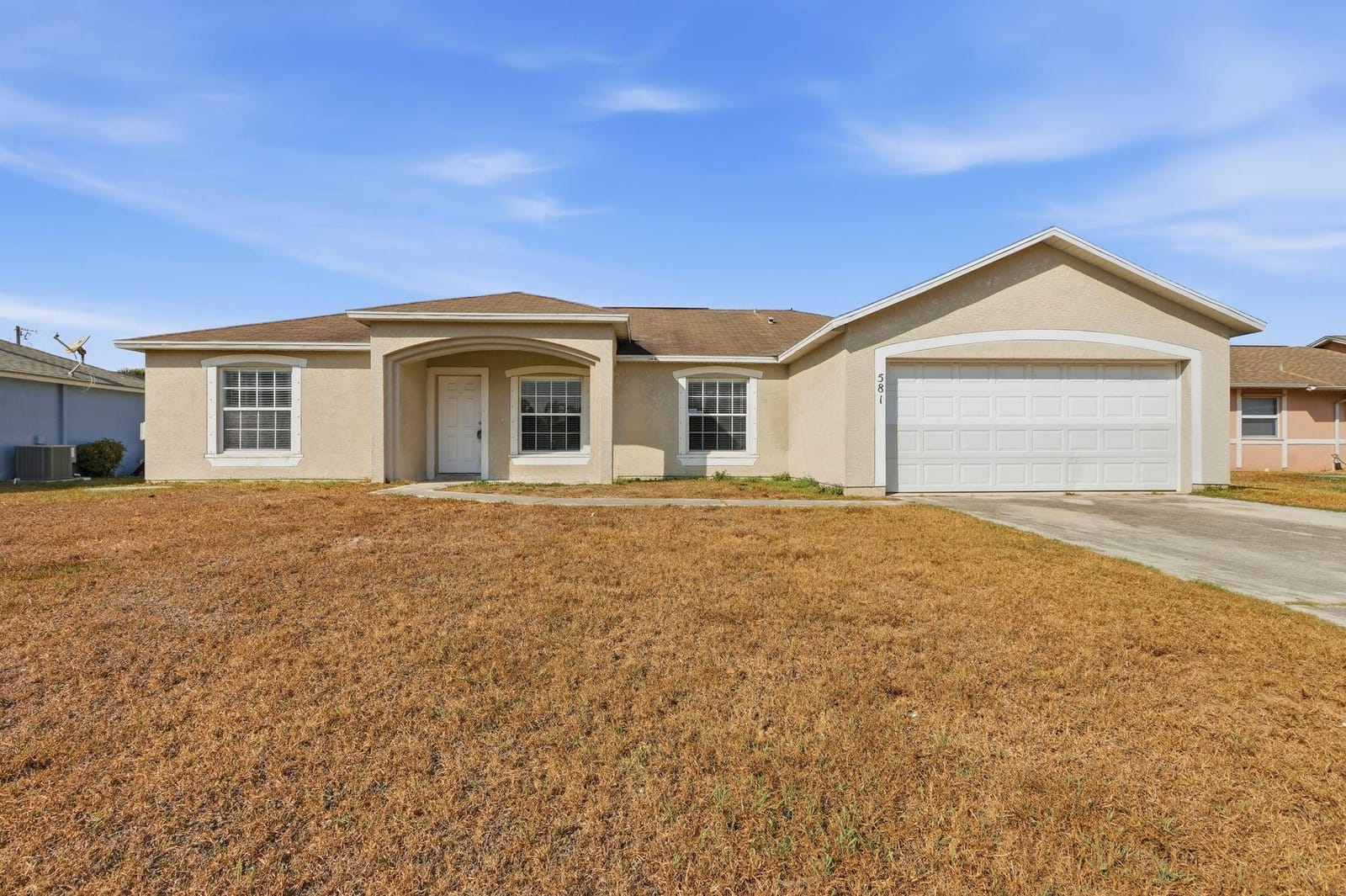 581 NW Goldcoast Avenue — photo 1