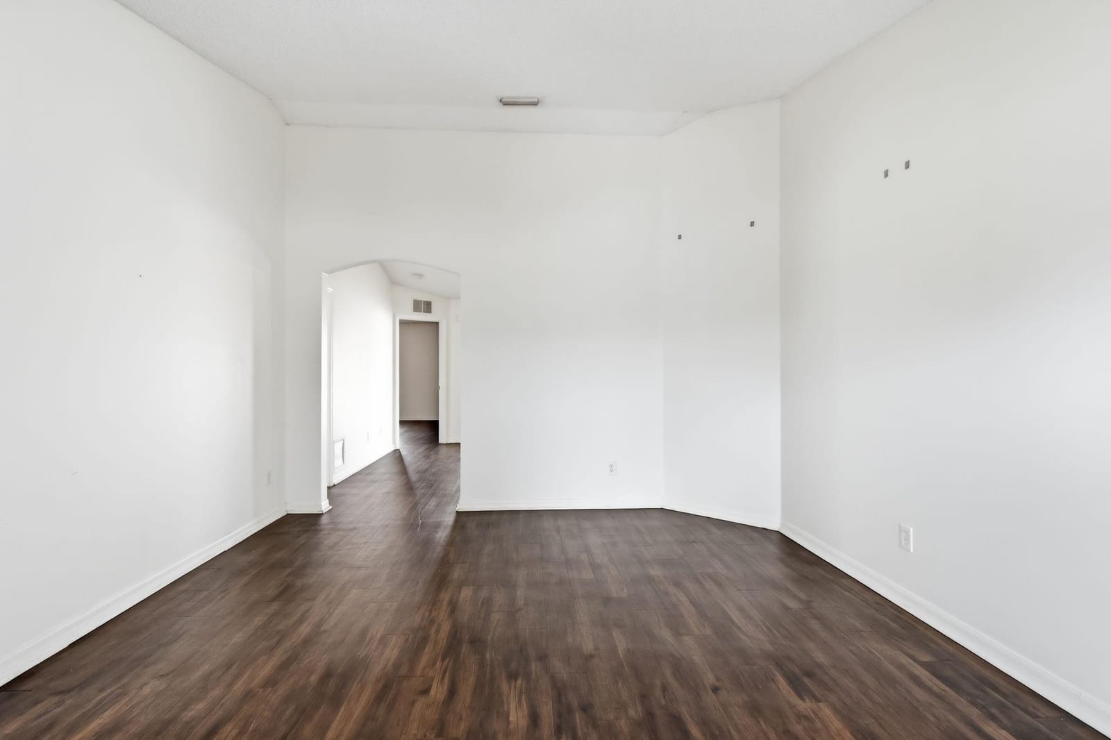 581 NW Goldcoast Avenue — photo 12