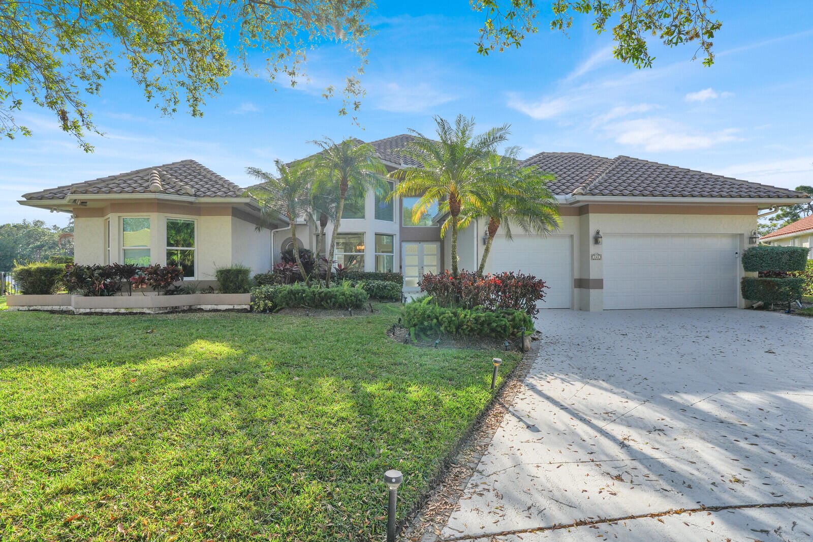 142 Corinthian Circle, Jupiter, FL 33458 photo 2