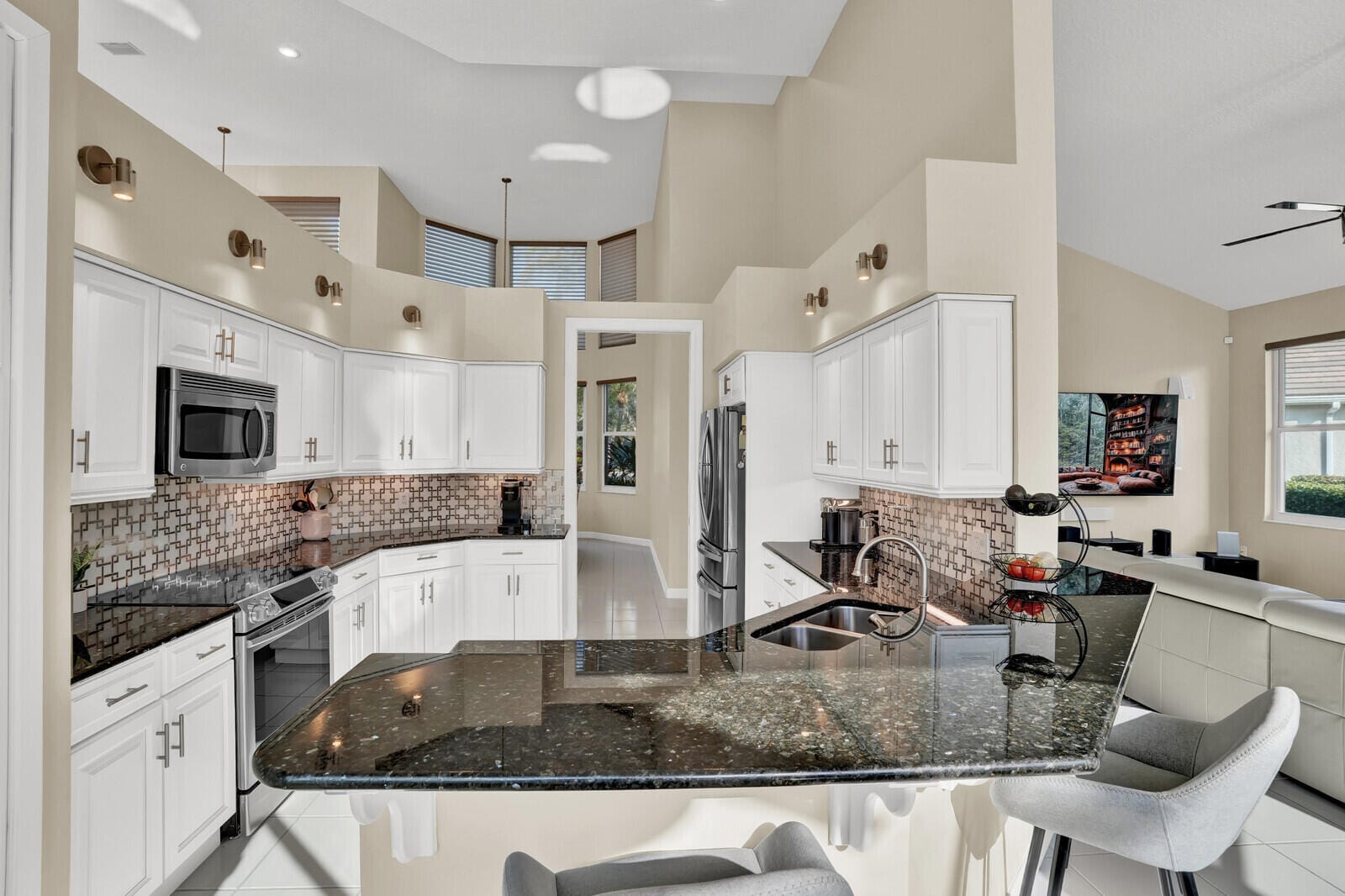 142 Corinthian Circle, Jupiter, FL 33458 photo 12