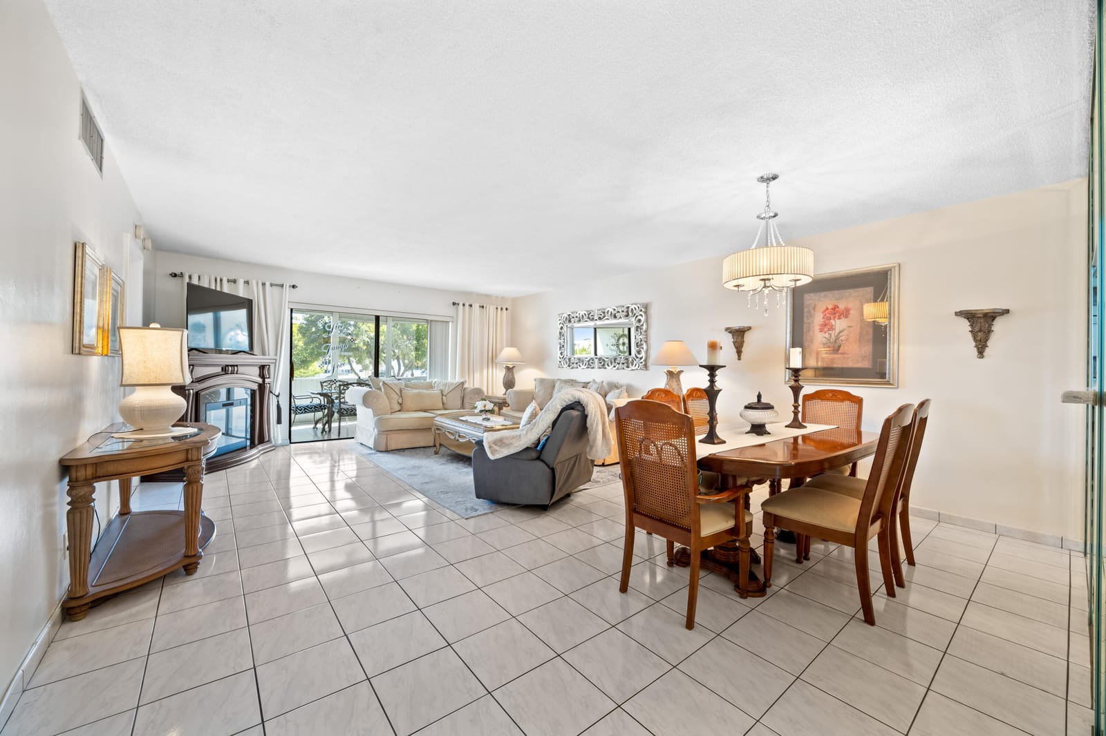 4000 NW 44th Avenue 315, Lauderdale Lakes, FL 33319 photo 2