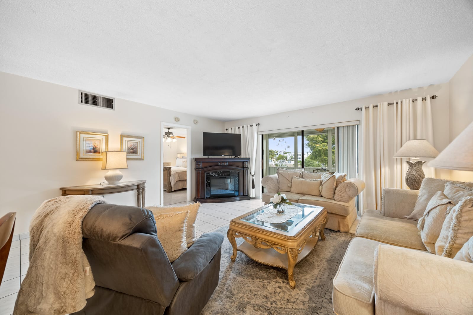 4000 NW 44th Avenue 315, Lauderdale Lakes, FL 33319 photo 4
